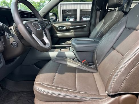 Used 2024 GMC Yukon XL Denali w/ Advanced Technology Package AWD/4WD image 10
