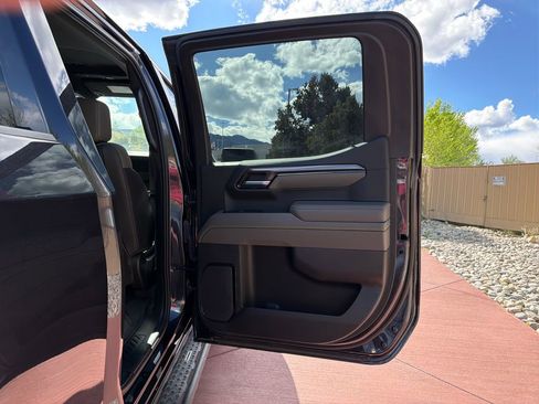 Used 2022 Chevrolet Silverado 1500 ZR2 w/ Technology Package image 25