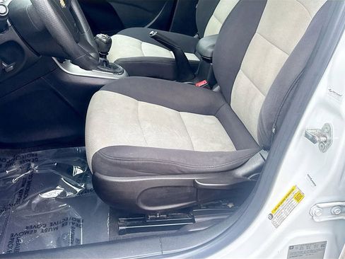 Used 2015 Chevrolet Cruze LS image 17