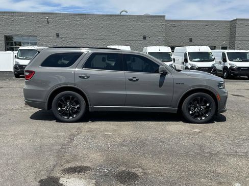 Used 2022 Dodge Durango R/T w/ Hemi Orange Plus Package AWD/4WD image 2