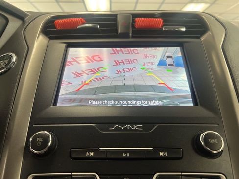 Used 2020 Ford Fusion SE FWD image 32
