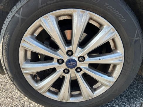 Used 2017 Ford Escape Titanium FWD image 11