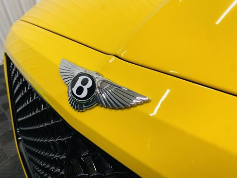 Used 2019 Bentley Bentayga image 26