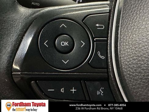 Used 2022 Toyota Corolla Cross LE w/ Moonroof Package image 32