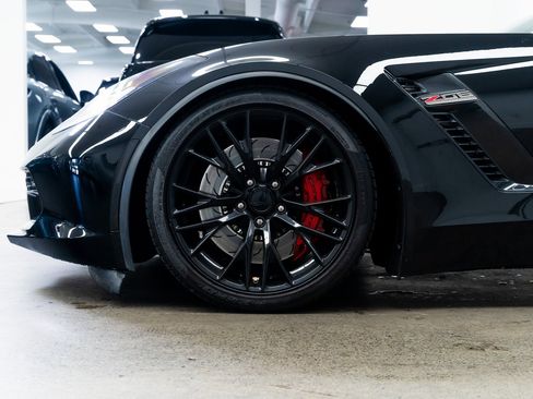 Used 2015 Chevrolet Corvette Z06 w/ 2LZ Preferred Equipment Group image 7