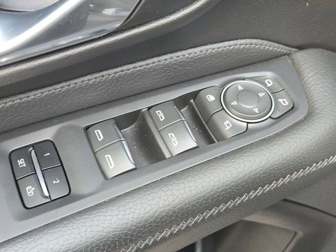 Used 2023 GMC Yukon XL Denali AWD/4WD image 23