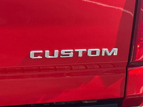 Used 2022 Chevrolet Silverado 2500 Custom w/ Custom Convenience Package RWD image 13