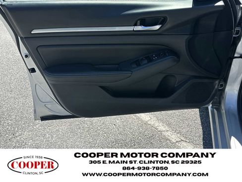 Used 2022 Nissan Altima 2.5 SV FWD image 10