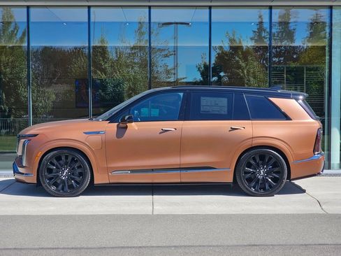 New 2027 Cadillac Vistiq Platinum AWD/4WD image 2