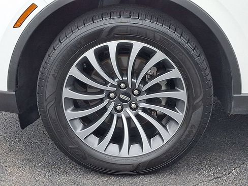 Certified 2024 Lincoln Aviator AWD w/ Premium Package image 8