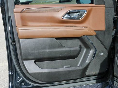 Used 2024 Chevrolet Tahoe High Country AWD/4WD image 13