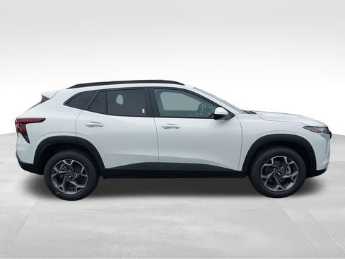 New 2026 Chevrolet Trax LT w/ Driver Confidence Package FWD image 6