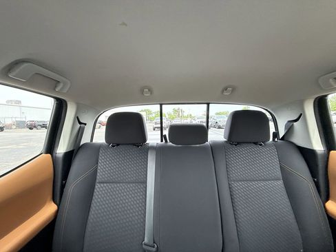 Used 2020 Toyota Tacoma SR5 RWD image 11