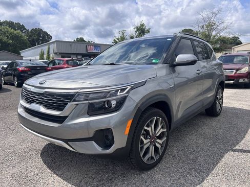 Used 2021 Kia Seltos S AWD/4WD image 2
