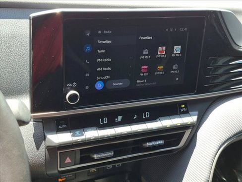 Used 2025 Toyota Camry SE w/ Convenience Package FWD image 14