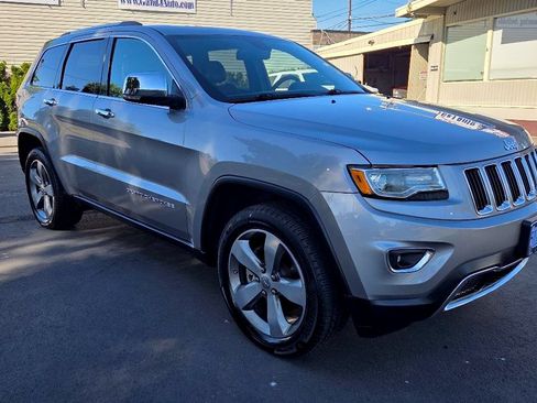 Used 2015 Jeep Grand Cherokee Limited w/ Luxury Group II AWD/4WD image 5