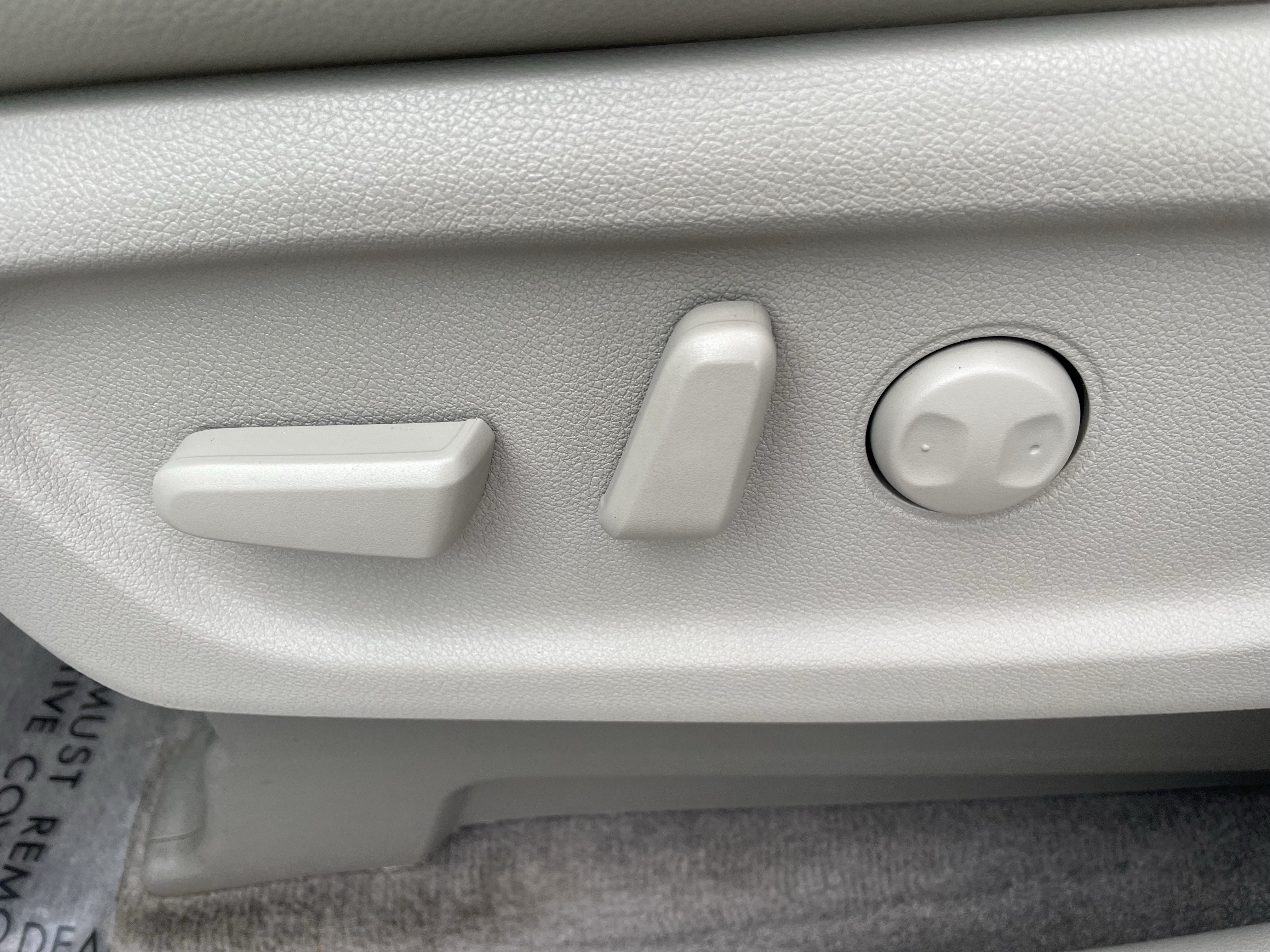 Used 2020 Kia Sedona LX FWD image 13