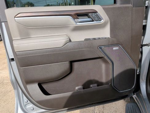 Used 2023 GMC Sierra 1500 SLT image 11