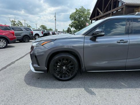 Used 2023 Toyota Highlander XSE FWD image 42