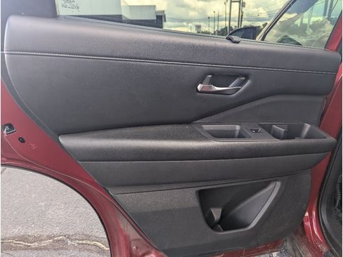 Used 2023 Nissan Pathfinder SL AWD/4WD image 15