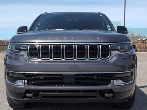 Used 2023 Jeep Wagoneer 4WD image 3