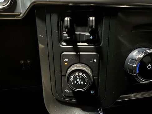 Used 2022 Ford F150 Lariat w/ Equipment Group 502A High AWD/4WD image 22