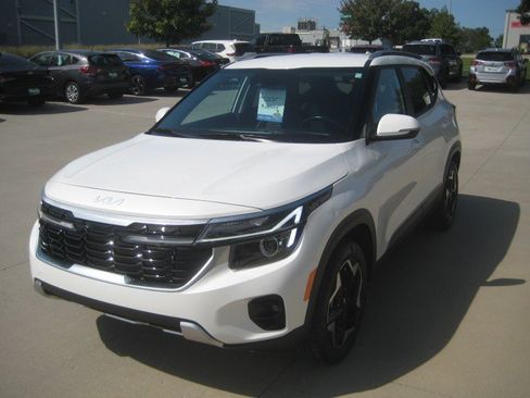Used 2025 Kia Seltos S FWD image 4