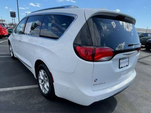 Used 2019 Chrysler Pacifica Touring-L Plus w/ Advanced Safetytec Group image 8