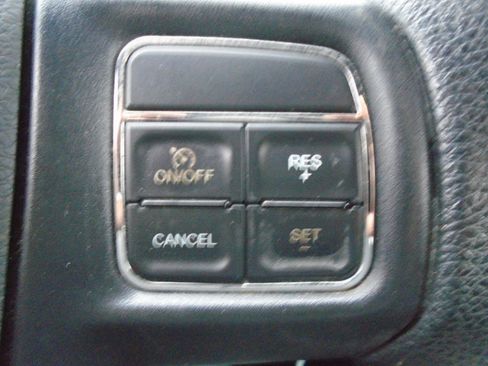 Used 2014 Chrysler 200 LX image 9