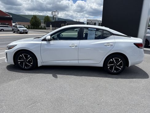 Used 2024 Nissan Sentra SV FWD image 7