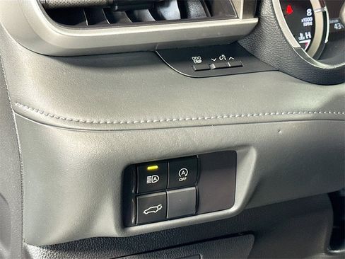 Used 2023 Toyota Highlander XLE image 26