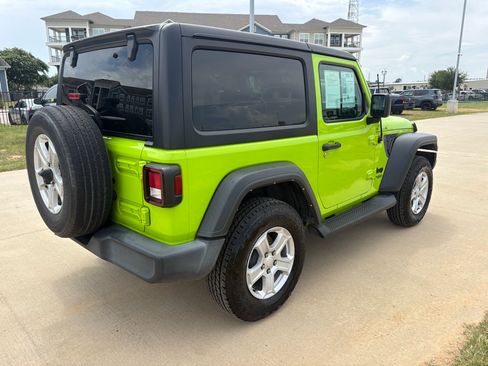 Used 2021 Jeep Wrangler Sport AWD/4WD image 8