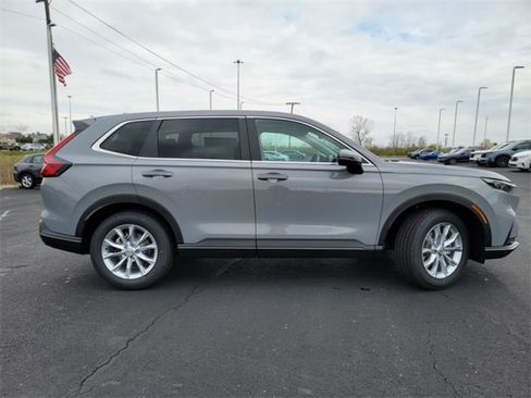Used 2025 Honda CR-V EX image 3