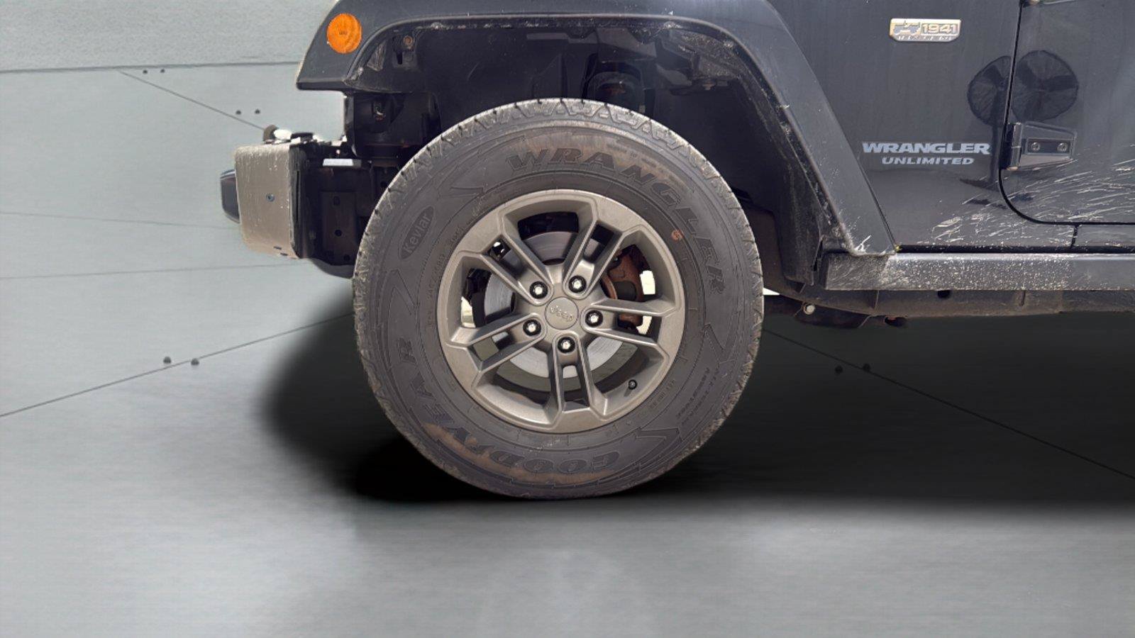 Used 2016 Jeep Wrangler Unlimited Sahara AWD/4WD image 28