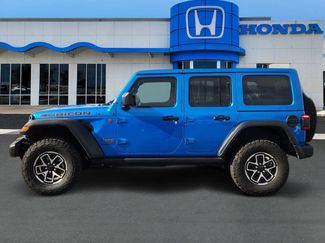 Used 2025 Jeep Wrangler Unlimited Rubicon video 3