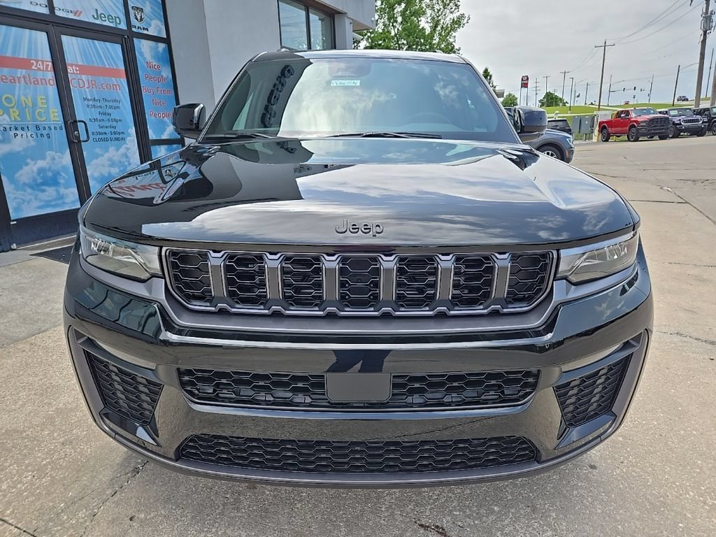 New 2026 Jeep Grand Cherokee L Limited w/ Limited Altitude Package AWD/4WD image 15