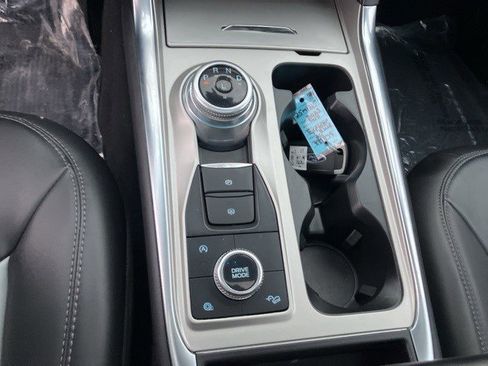 Used 2023 Ford Explorer XLT w/ Equipment Group 202A image 18