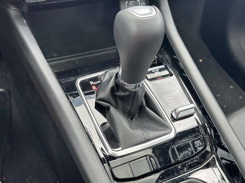Used 2023 Jeep Compass Limited w/ Sun and Sound Group AWD/4WD image 29