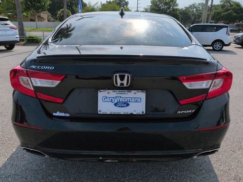 Used 2018 Honda Accord Sport image 5