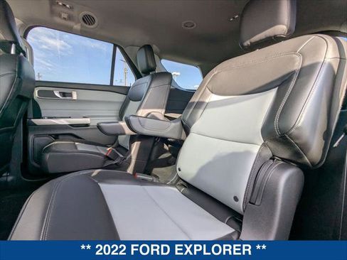 Certified 2022 Ford Explorer XLT w/ Equipment Group 202A image 18