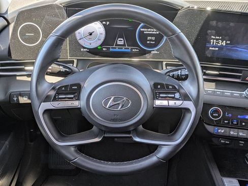 Certified 2023 Hyundai Elantra Limited FWD image 24