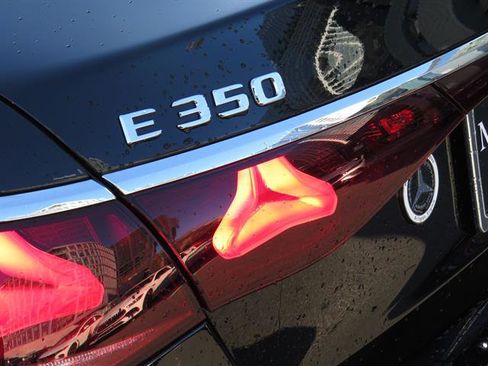 Used 2025 Mercedes-Benz E 350 4MATIC Sedan image 24