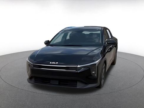 Used 2025 Kia K4 LXS image 7