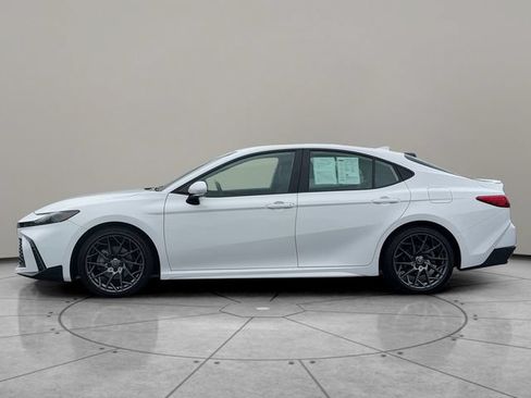 Certified 2025 Toyota Camry SE FWD image 3