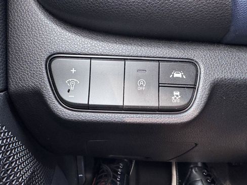 Used 2022 Kia Seltos S FWD image 17