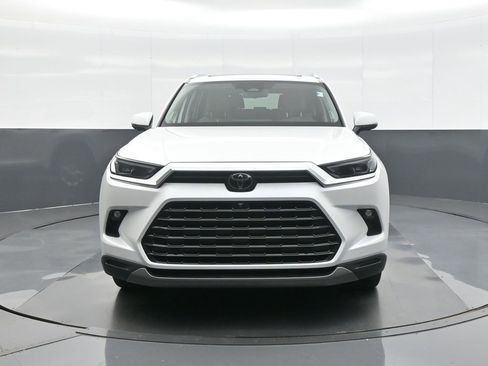 Certified 2024 Toyota Grand Highlander AWD image 2