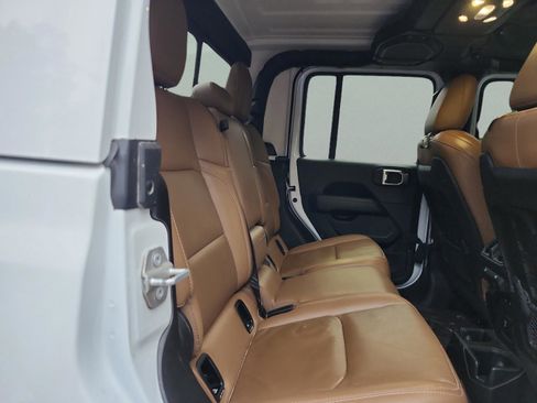 Used 2022 Jeep Gladiator Rubicon w/ Cold Weather Group image 20