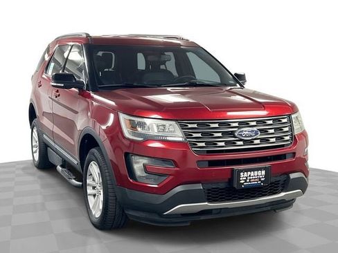Used 2016 Ford Explorer XLT w/ Equipment Group 202A FWD image 1