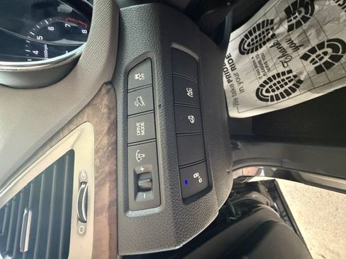 Used 2017 Hyundai Santa Fe FWD image 9
