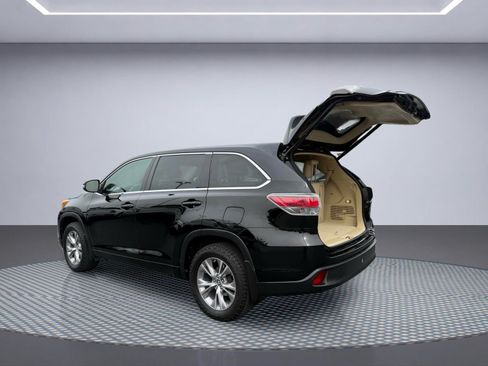 Used 2016 Toyota Highlander Plus AWD/4WD image 9